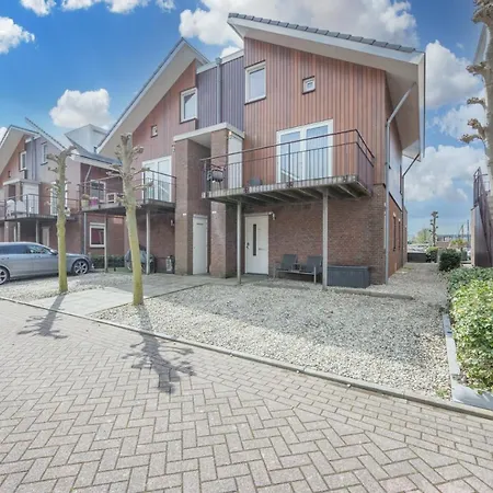 Vakantiehuis Meerzicht 70 - Aan Het Water! Uitgeest