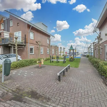 Meerzicht 70 - Aan Het Water! * Uitgeest